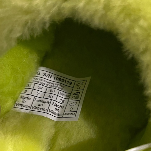 UGG • Fluff Yeah Slides • Women’s - Picture 12 of 14